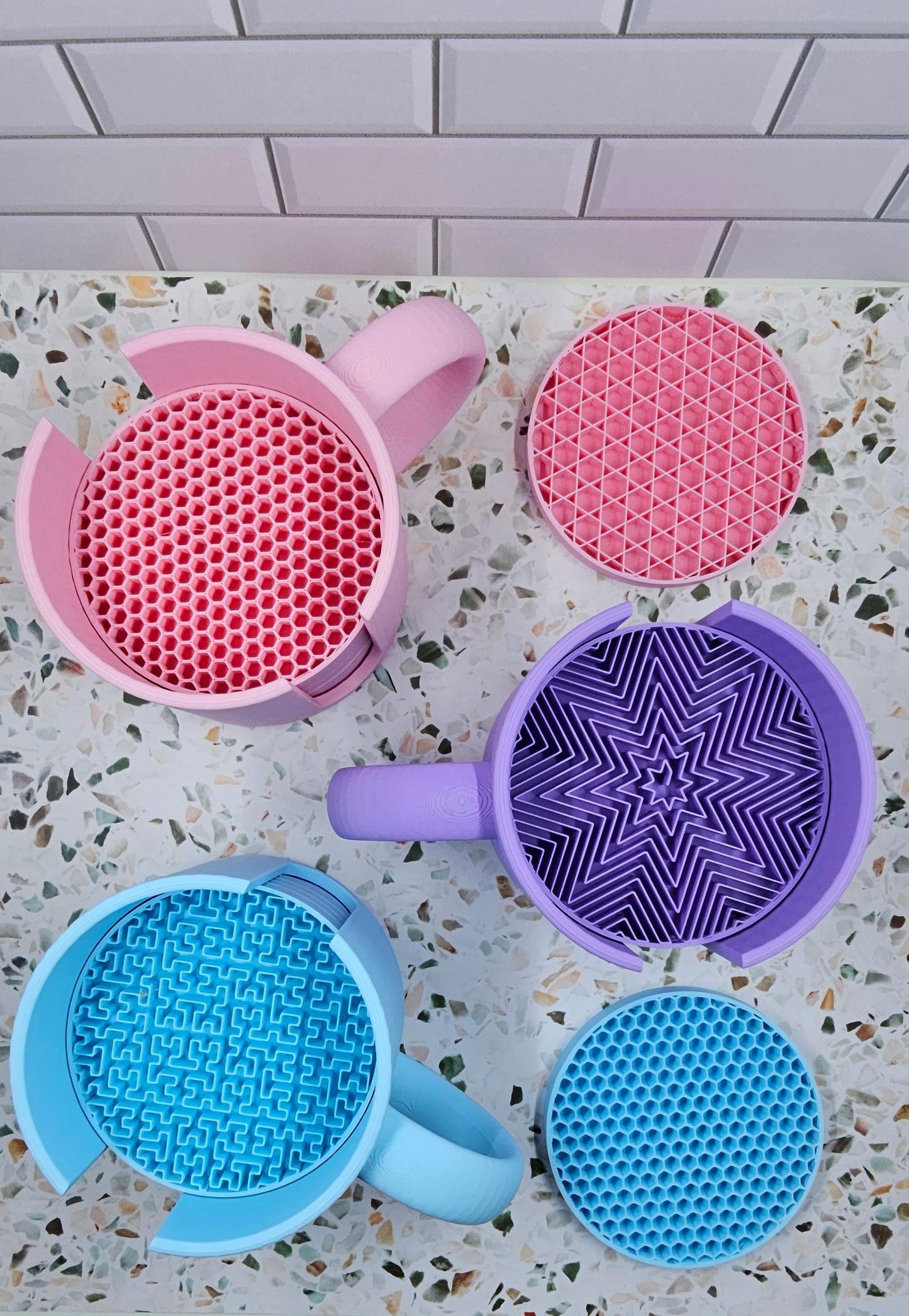 6 Coasters and Mug Shaped Holder Set | 3D Printed Design | Functional and Stylish Coffee Lover Gift