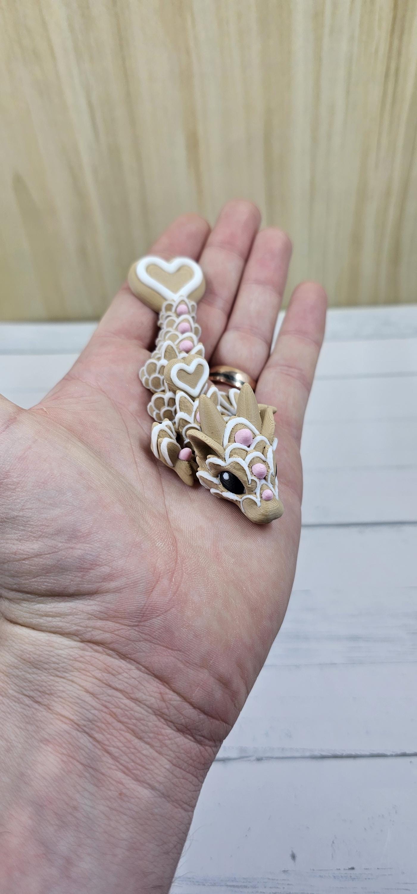 Cookie Dragon Figurine – 3D Printed Articulated Desk Pet, Cinderwing3D