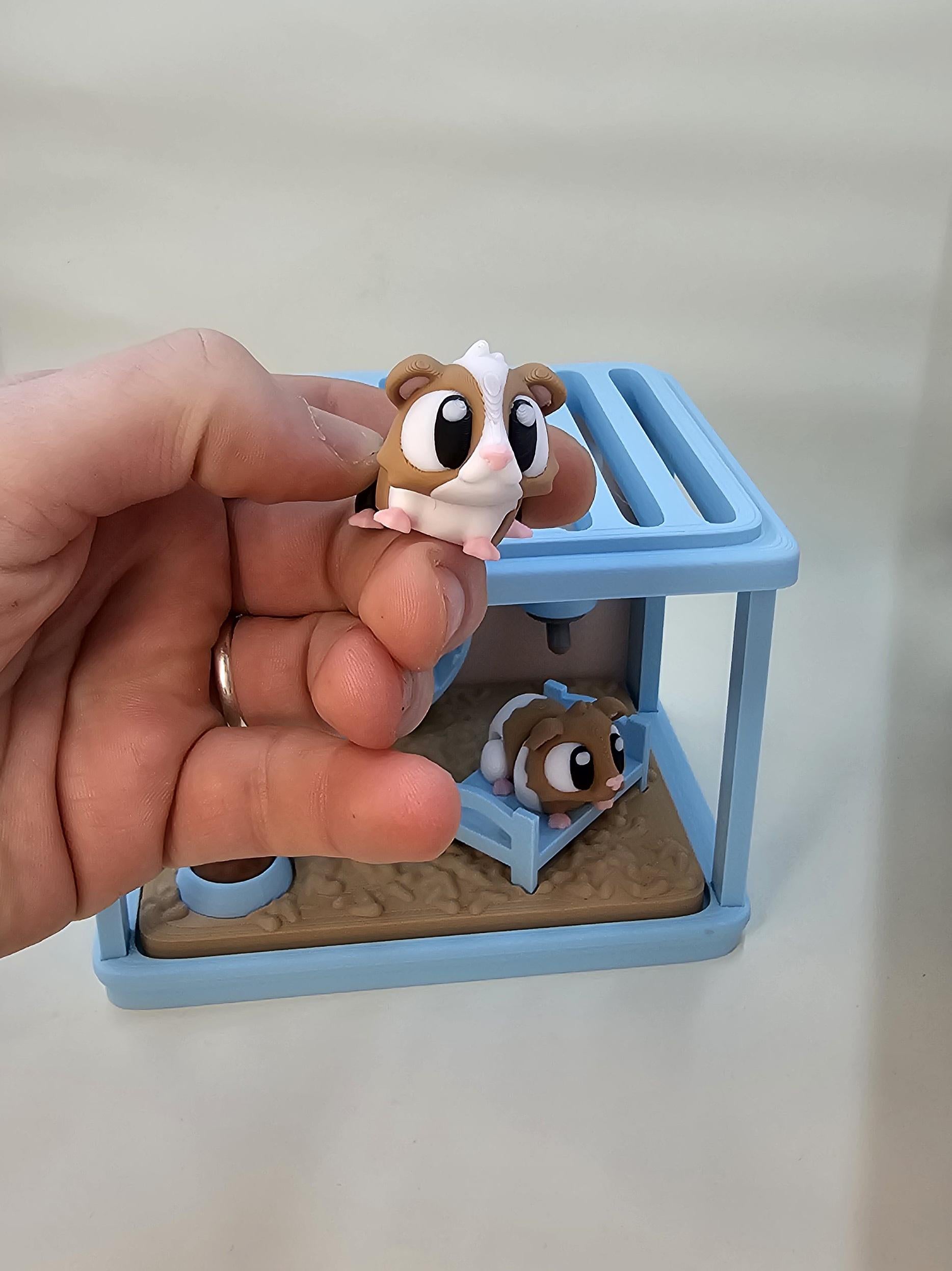 Mini Guinea Pig Tank Playset: 3D Printed Toy Habitat with Accessories