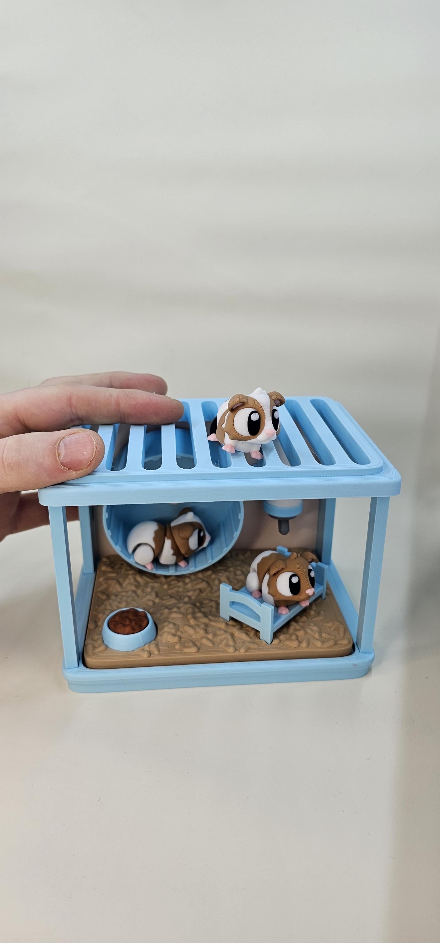 Mini Guinea Pig Tank Playset: 3D Printed Toy Habitat with Accessories