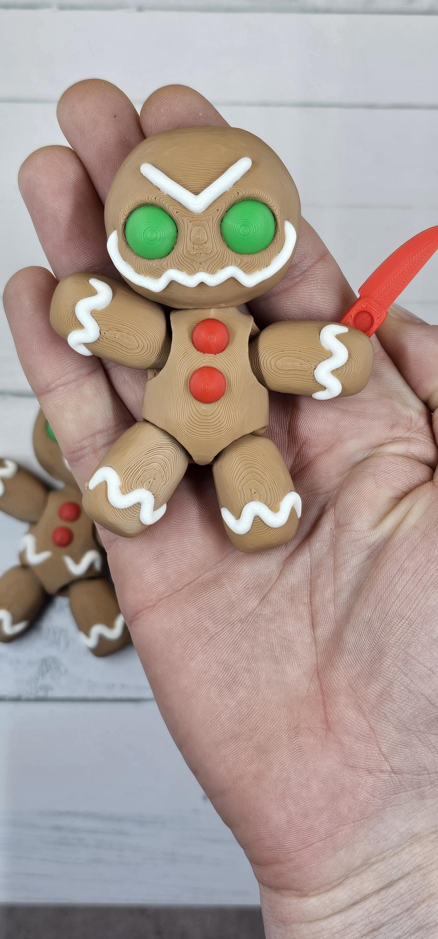 Tiny Gingerbread Pals – Articulated Gingerbread Figures | 3D Printed Christmas Desk Buddy | Holiday Collectible Toy